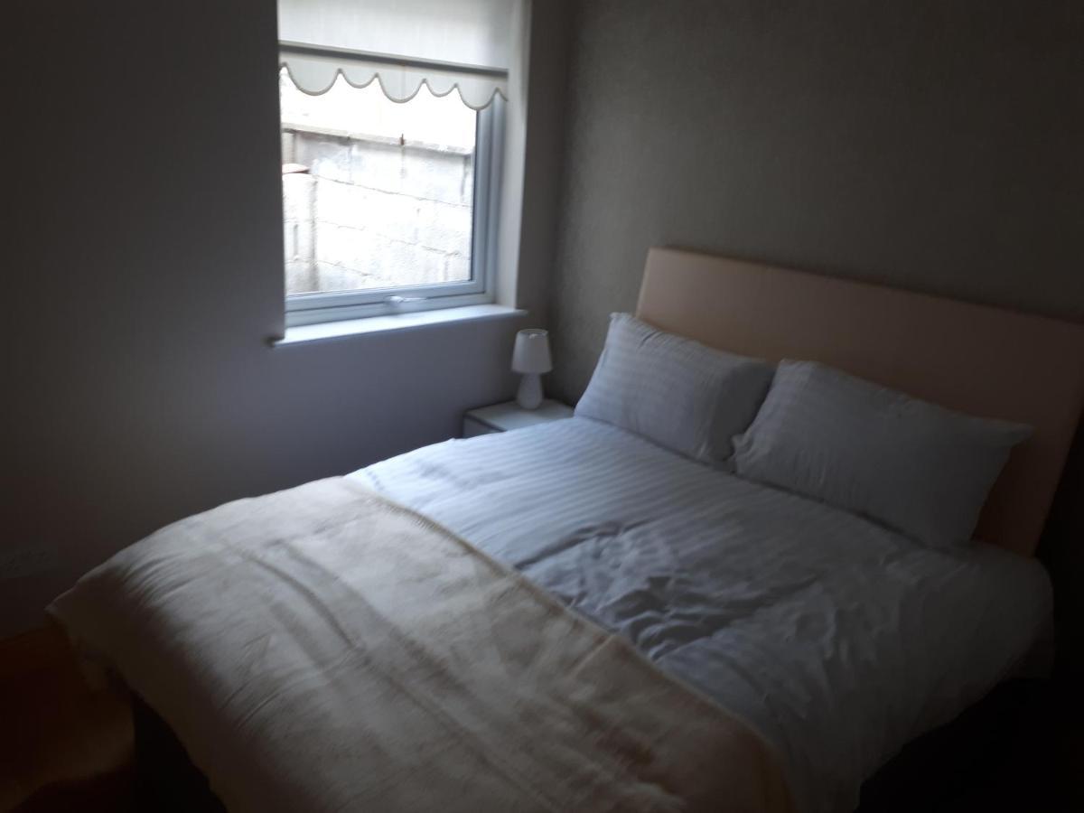 One Double Bedroom Flat Дублин Экстерьер фото
